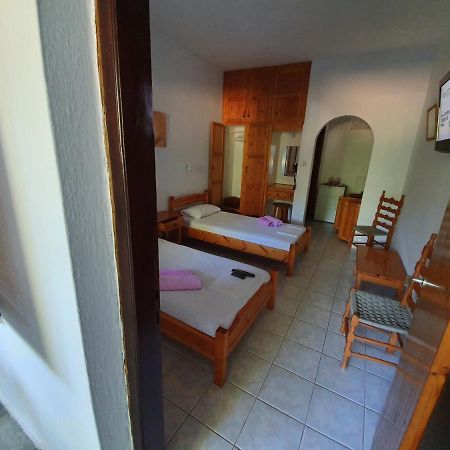 Dionisos Studios And Apts Skiathos コウコウナリス エクステリア 写真
