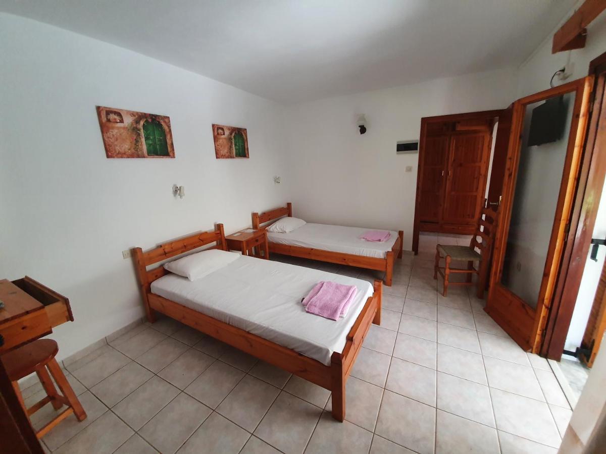 Dionisos Studios And Apts Skiathos コウコウナリス エクステリア 写真