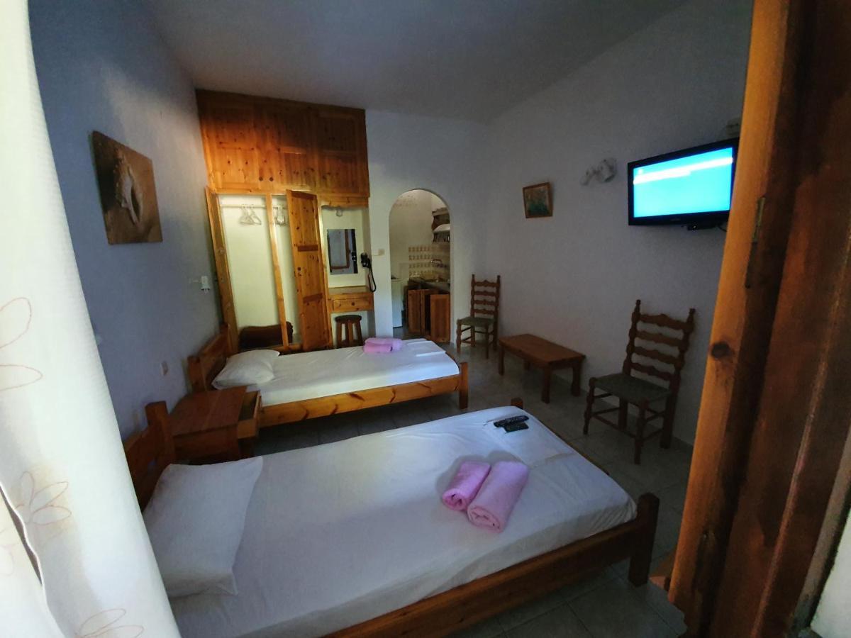 Dionisos Studios And Apts Skiathos コウコウナリス エクステリア 写真