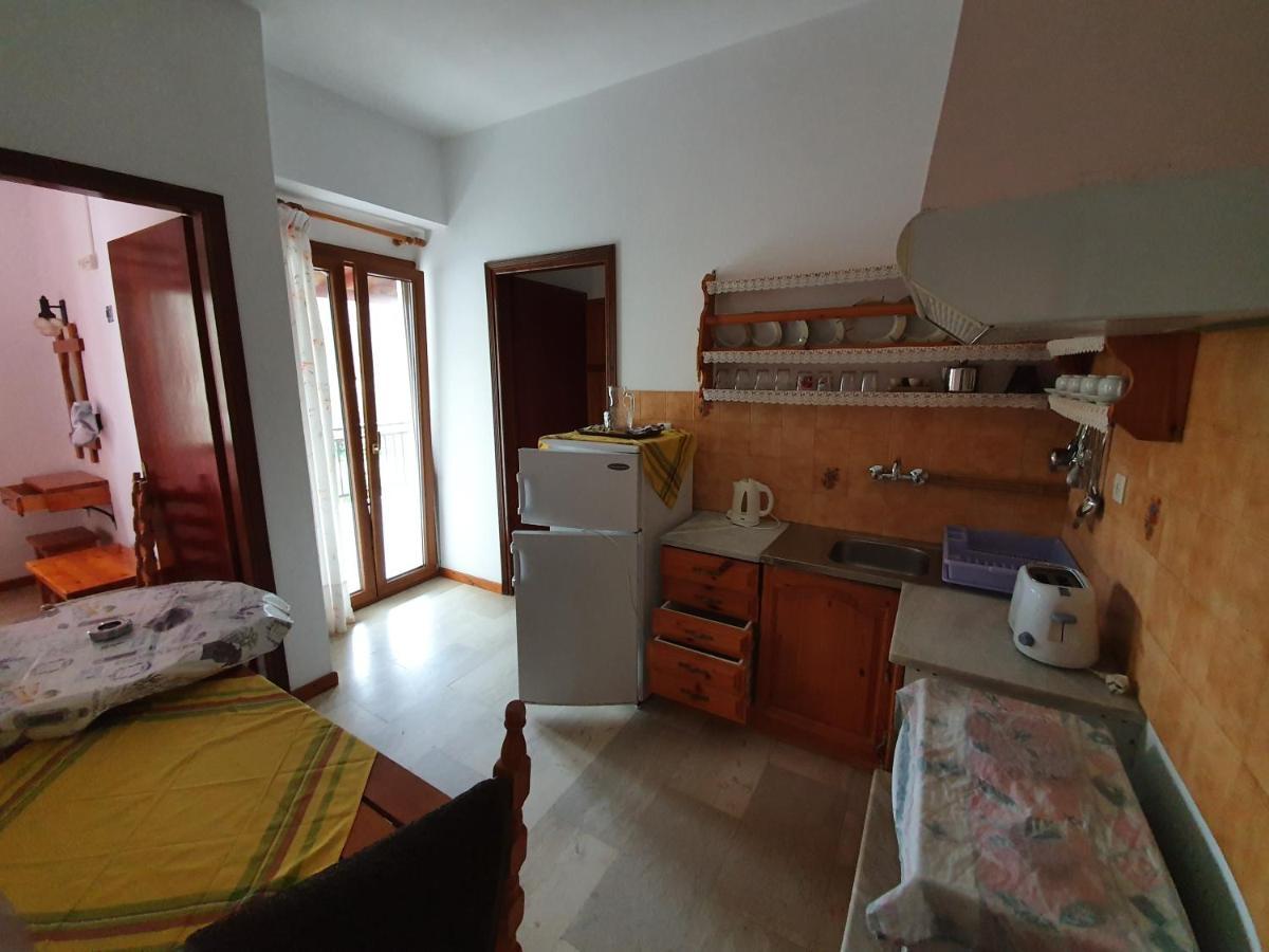 Dionisos Studios And Apts Skiathos コウコウナリス エクステリア 写真
